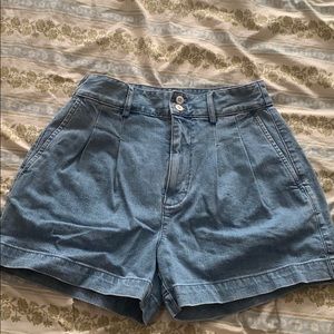 Madwell Pleated Shorts in Lucienda Wash